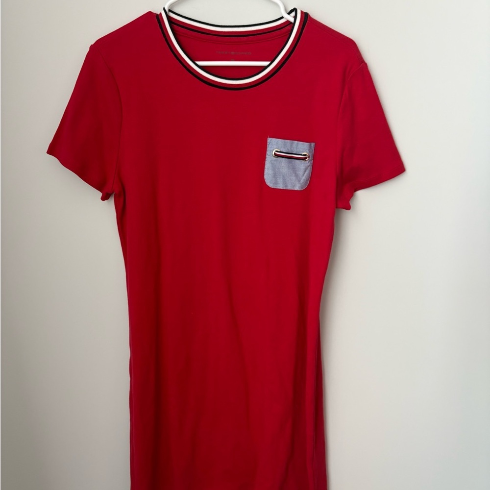 Tommy Hilfiger Red T-Shirt with Pocket Detail Size Large